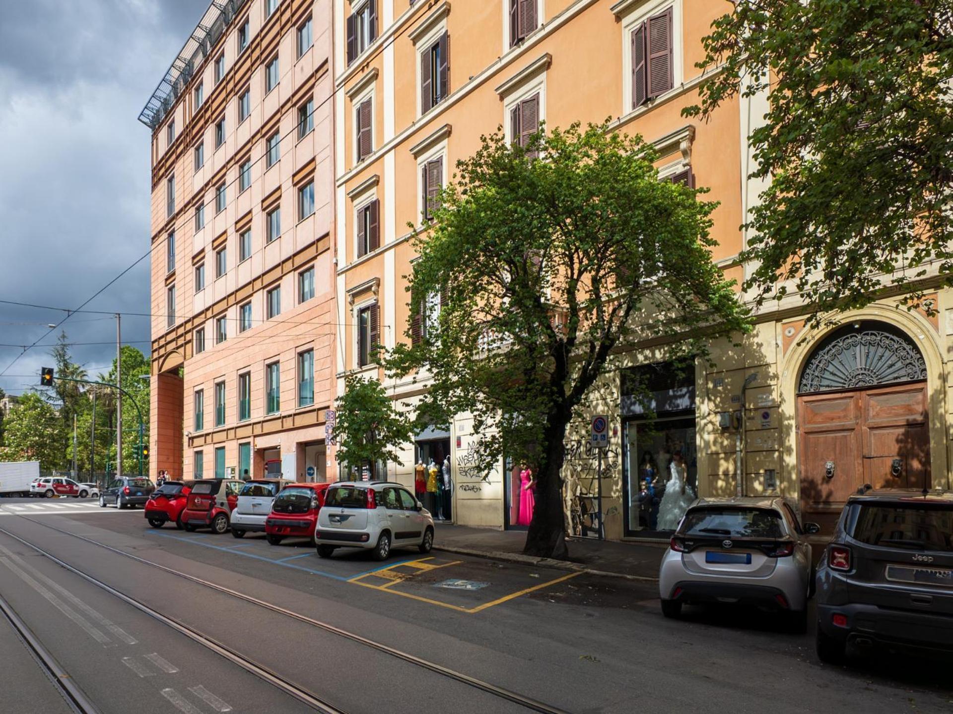 The Best Rent - Spacious One-Bedroom Apartment Near Colosseum Rome Luaran gambar